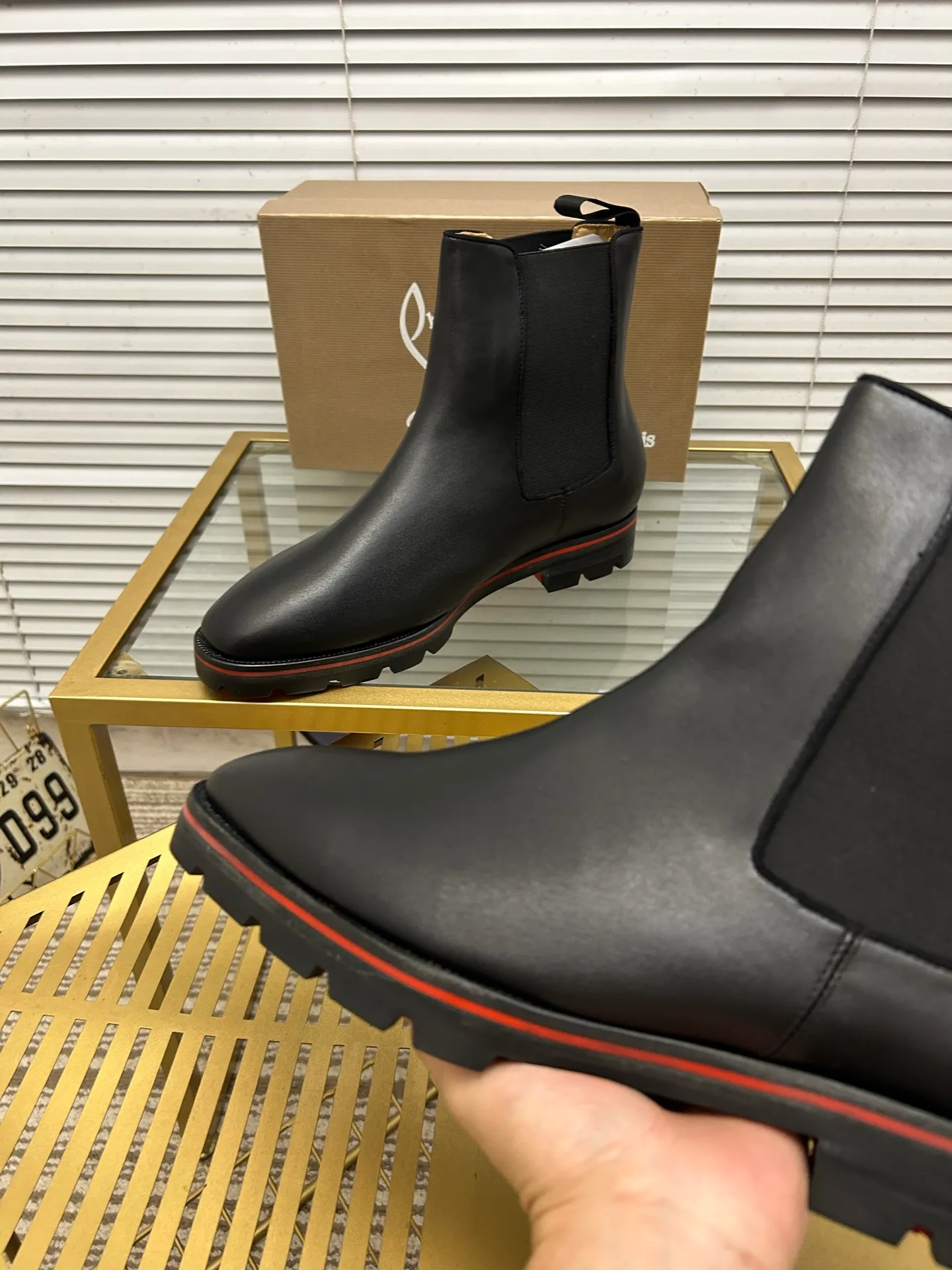 (Customized model) Ex-factory price is 800. christian louboutin (CL red sole shoes) counter series, casual sneakers for couples 📢 📢 📢 Exclusive hot style release 🎈🎈💪 Movable latex feet 👻 Finished outsole line [Proud] 😝Female 35-40# Male 38#-46, global supply😝 [Top version]: Original imported genuine leather upper, top original leather lining, original molded TPU outsole, original 1:1 detail processing, original shoe last,